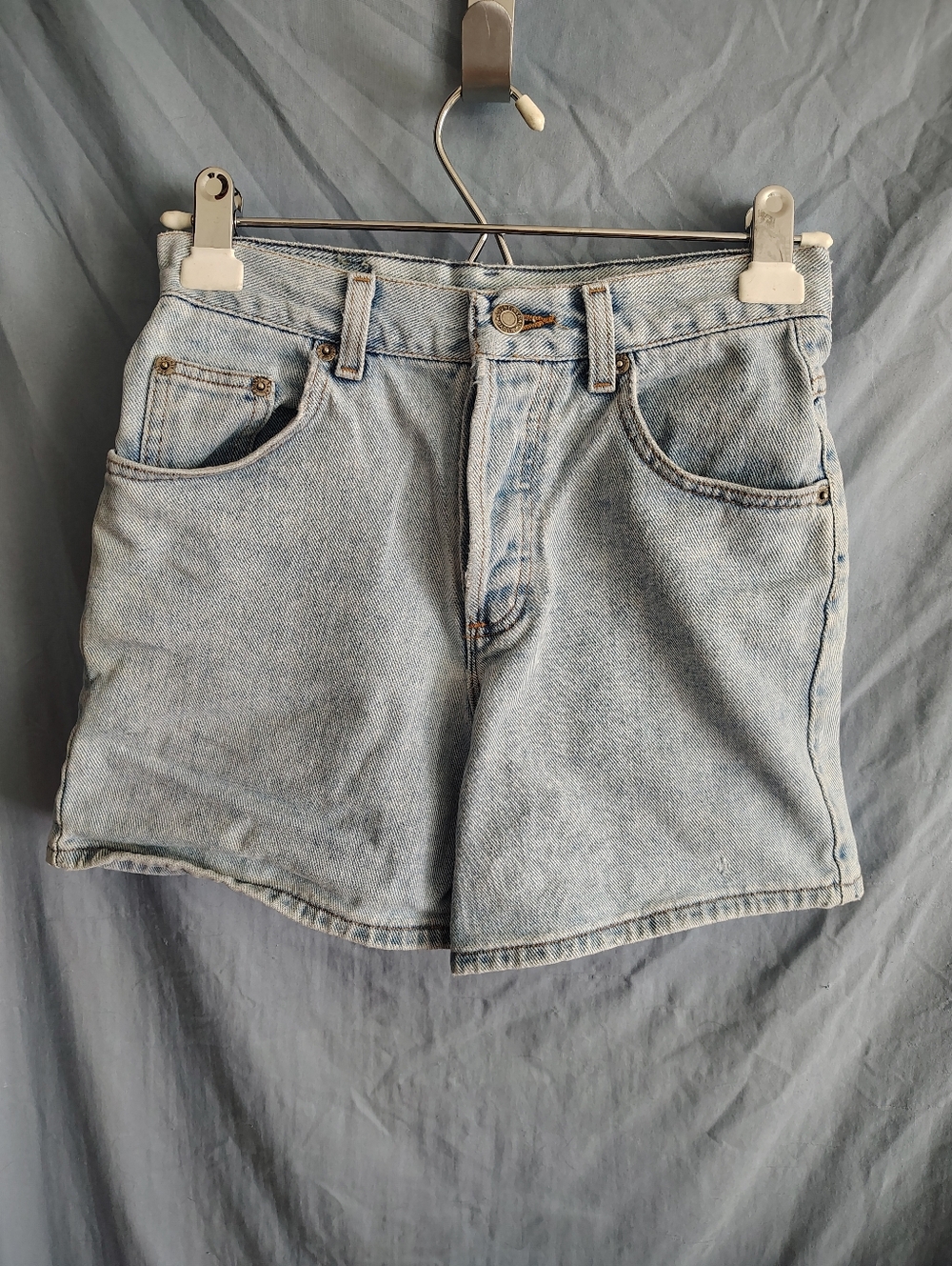 Y2K County Seat Denim Shorts 26 Waist High Rise Button Fly USA 3/4 Slim Fit